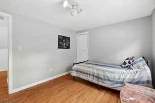 8 Parkway Pl, Sayreville Boro, NJ 08859 - Photo 15