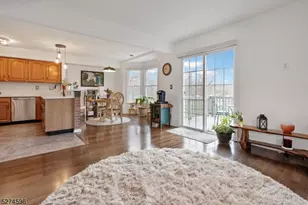 18 Pond Ridge Dr, Clinton, NJ 08809 - Photo 11
