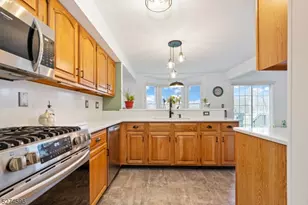 18 Pond Ridge Dr, Clinton, NJ 08809 - Photo 7