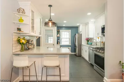 384 Essex Ave, Bloomfield, NJ 07003 - Photo 15