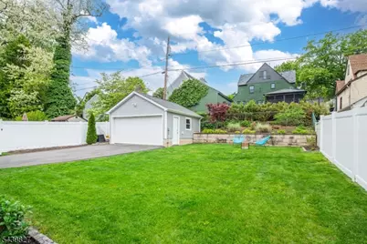 384 Essex Ave, Bloomfield, NJ 07003 - Photo 35