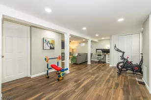 384 Essex Ave, Bloomfield, NJ 07003 - Photo 27