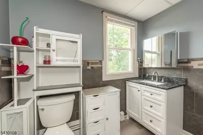51 Main St, Franklin, NJ 07416 - Photo 9