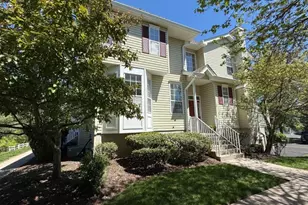 24 Kentworth Ct, Raritan Township, NJ 08822 - Photo 1