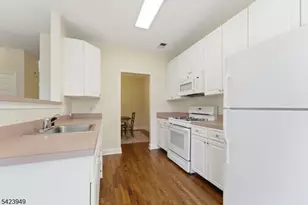 24 Kentworth Ct, Raritan Township, NJ 08822 - Photo 15