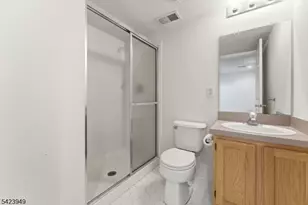24 Kentworth Ct, Raritan Township, NJ 08822 - Photo 35