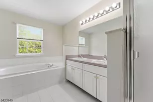 24 Kentworth Ct, Raritan Township, NJ 08822 - Photo 27