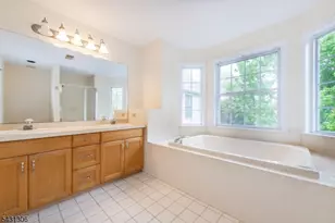 148 Arrowgate Dr, Randolph Township, NJ 07869 - Photo 17