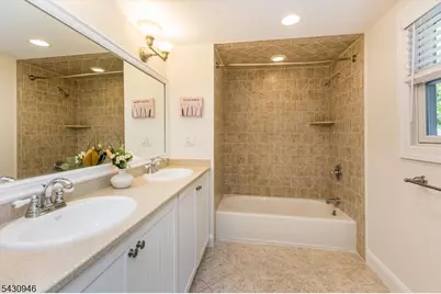34 West Dr, Livingston, NJ 07039 - Photo 23