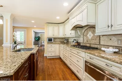 34 West Dr, Livingston, NJ 07039 - Photo 7