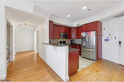 15-19 Tichenor Ln #407, Newark, NJ 07114 - Photo 13