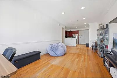 15-19 Tichenor Ln #407, Newark, NJ 07114 - Photo 9