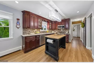 1 Jarvais Terrace, Clark Township, NJ 07066 - Photo 15