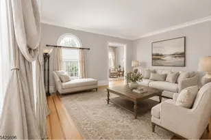 8 Peach Tree Ln, Chester, NJ 07930 - Photo 5