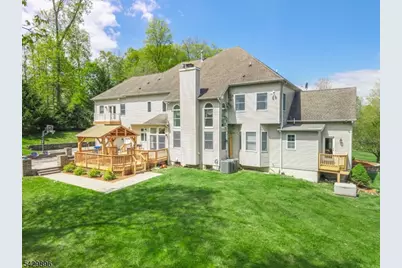 8 Peach Tree Ln, Chester, NJ 07930 - Photo 3