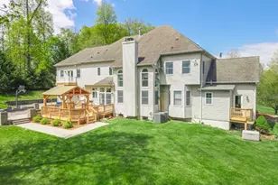 8 Peach Tree Ln, Chester, NJ 07930 - Photo 3