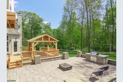 8 Peach Tree Ln, Chester, NJ 07930 - Photo 13