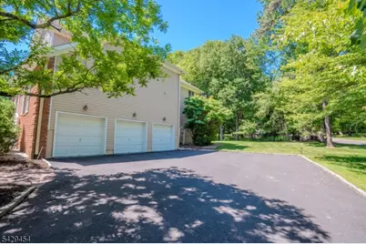 40 Newland Ct, Bridgewater Twp., NJ 08807 - Photo 5
