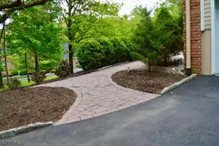 40 Newland Ct, Bridgewater Twp., NJ 08807 - Photo 25