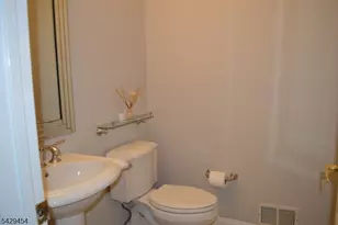 40 Newland Ct, Bridgewater Twp., NJ 08807 - Photo 13