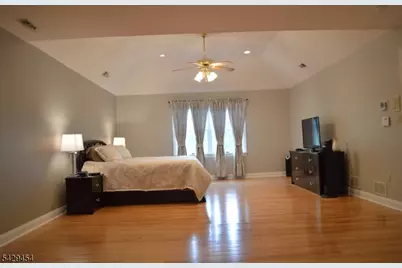 40 Newland Ct, Bridgewater Twp., NJ 08807 - Photo 17