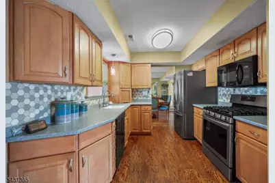 19 Plymouth Ln, Manalapan Township, NJ 07726 - Photo 9