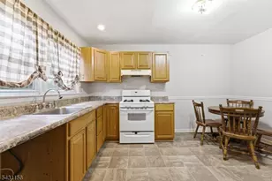 8 Cardinal Ln, Hillsborough Township, NJ 08844 - Photo 3