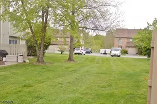 110 Castle Ridge Dr, East Hanover Township, NJ 07936 - Photo 25