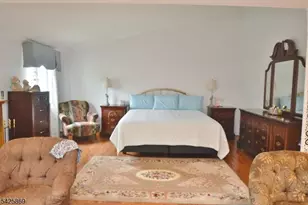110 Castle Ridge Dr, East Hanover Township, NJ 07936 - Photo 13