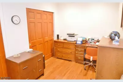 110 Castle Ridge Dr, East Hanover Township, NJ 07936 - Photo 21