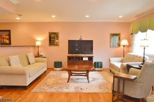 110 Castle Ridge Dr, East Hanover Township, NJ 07936 - Photo 7