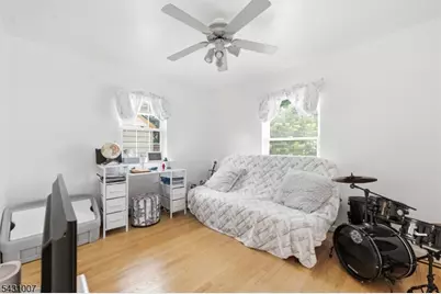 161 South Pkwy, Clifton, NJ 07014 - Photo 15
