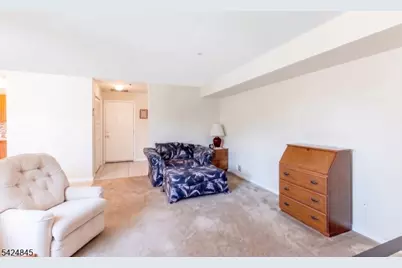 81 Park Edge #2K, Berkeley Heights Township, NJ 07922 - Photo 9
