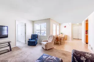 81 Park Edge, Berkeley Heights Township, NJ 07922 - Photo 11