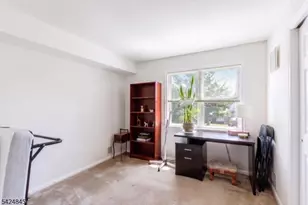 81 Park Edge, Berkeley Heights Township, NJ 07922 - Photo 15