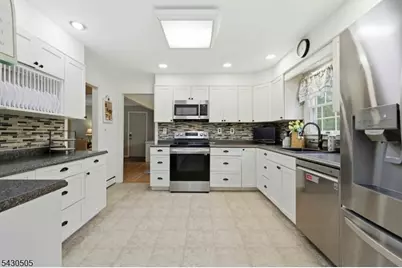 114 Upper Sunset Dr, Washington Township, NJ 07853 - Photo 11