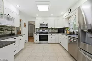 114 Upper Sunset Dr, Washington Township, NJ 07853 - Photo 11
