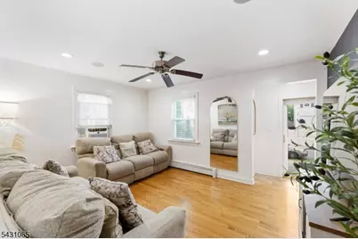 631 Golf Ter, Union Township, NJ 07083 - Photo 3