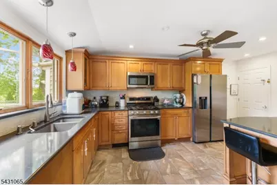 631 Golf Ter, Union Township, NJ 07083 - Photo 7