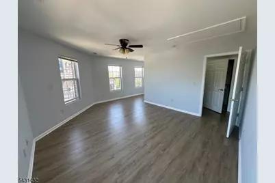 636 Chestnut St, Union Township, NJ 07083 - Photo 9