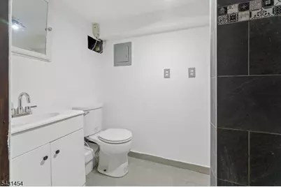 147 Clinton Ave, Clifton, NJ 07011 - Photo 21
