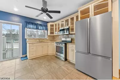 147 Clinton Ave, Clifton, NJ 07011 - Photo 9