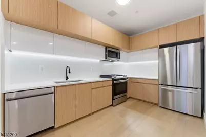 649 38th St, Union City, NJ 07087 - Photo 7