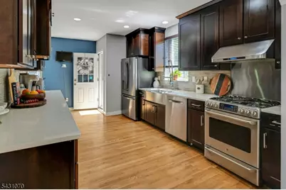 18 Gardiner Pl, Montclair, NJ 07042 - Photo 15