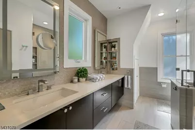 18 Gardiner Pl, Montclair, NJ 07042 - Photo 19
