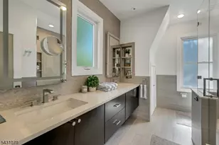 18 Gardiner Pl, Montclair, NJ 07042 - Photo 19