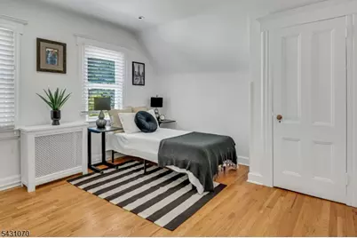 18 Gardiner Pl, Montclair, NJ 07042 - Photo 27