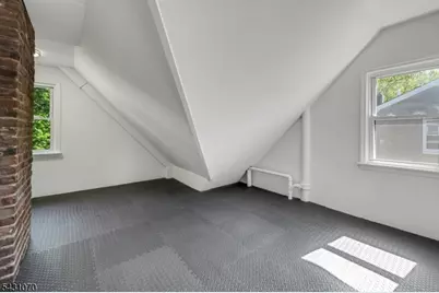 18 Gardiner Pl, Montclair, NJ 07042 - Photo 29
