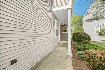 110 Warbler Dr, Wayne, NJ 07470 - Photo 3