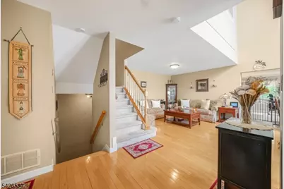 110 Warbler Dr, Wayne, NJ 07470 - Photo 5